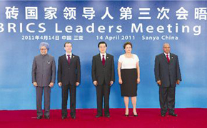 <center><font color=blue>��չ��δ�� �������١�</font></center>