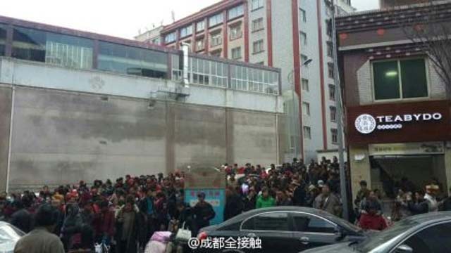 广东江门<em>7男女</em>酒店房间内卖淫嫖娼被现场抓获