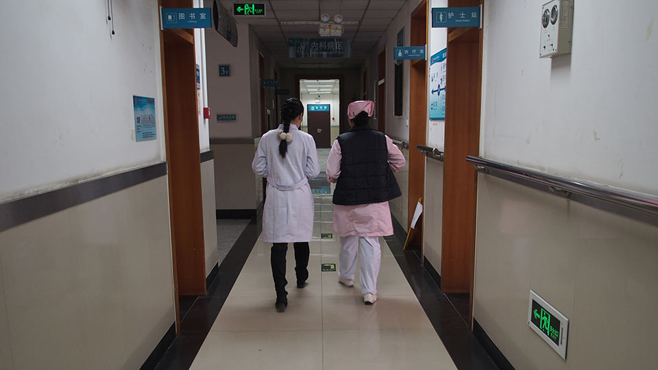 郝佳佳:我爱我的宝马车_民声频道_央视网(cc