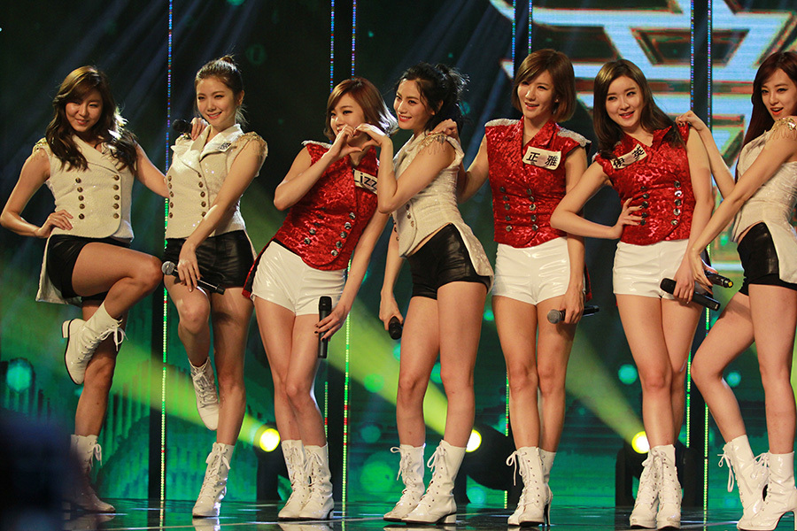 韩国<em>女子组合After School</em>北京录节目 热裤长腿