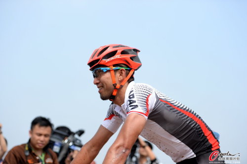 [高清组图]自行车男子越野赛：中国选手王祯夺冠