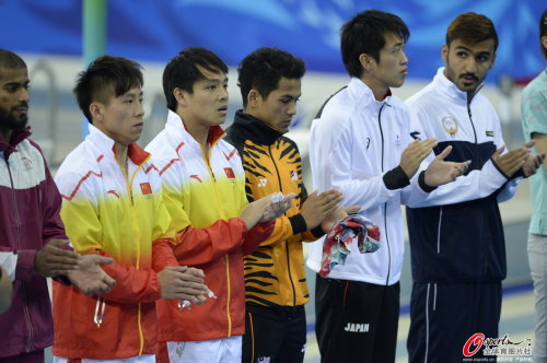 [高清组图]亚运会-男子1米板何超夺冠何冲摘银