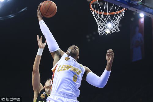 山东首节崩盘惨败深圳 萨林杰40+31+8小丁19