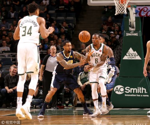 [高清‮图组‬]约基奇‮成达‬历史最‮双三快‬ 掘金‮雄胜‬鹿