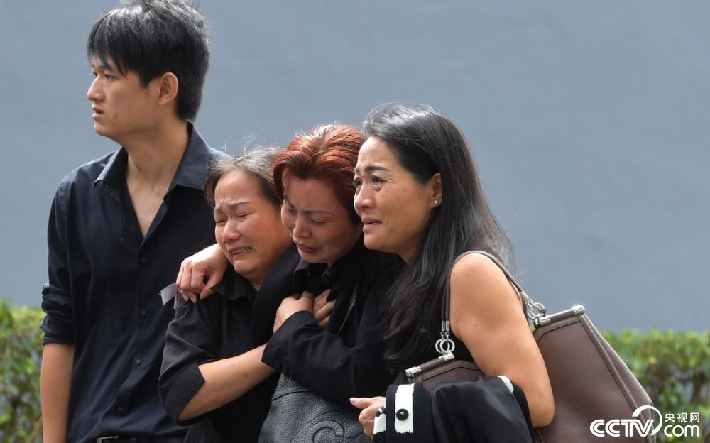 美国以军礼安葬华裔小英雄 葬礼实现军人梦