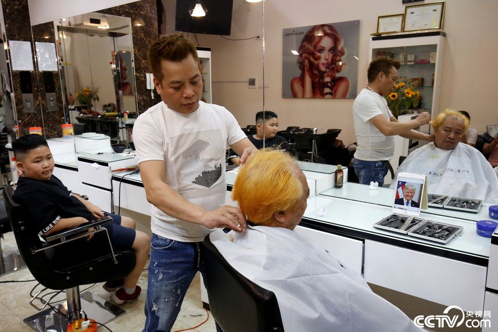 特金会在即越南理发店推出金正恩特朗普同款发型_图片频道_央视网(cctv.com)