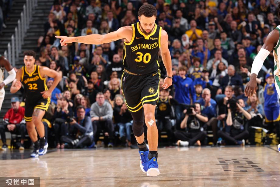 [图]水花合砍57分库里关键时刻发威 勇士加时逆转绿军