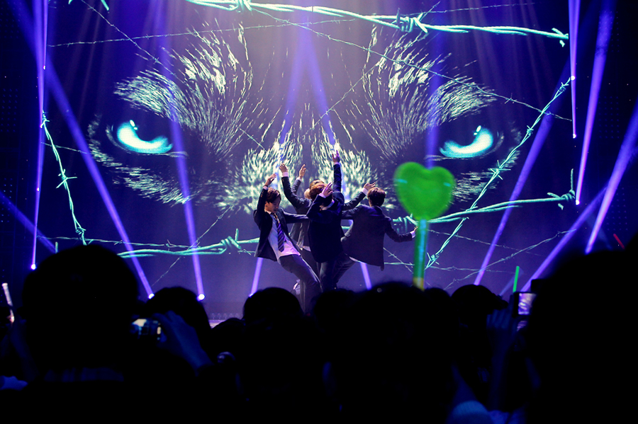 <em>歌曲</em>《<em>狼与美女</em>》 EXO-M_网络春晚_央视网(c