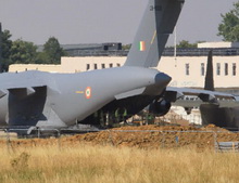 高清:中国空军歼8战机部队开展空中加油训练