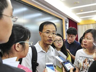 儿子,别哭!这一刻我们都是你们的亲人!_新闻