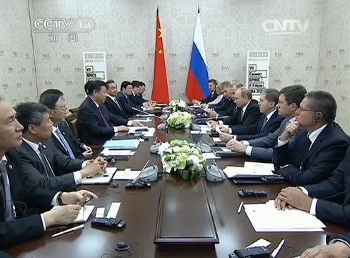 广东汕头受台风莲花影响 遭狂风暴雨袭击_新