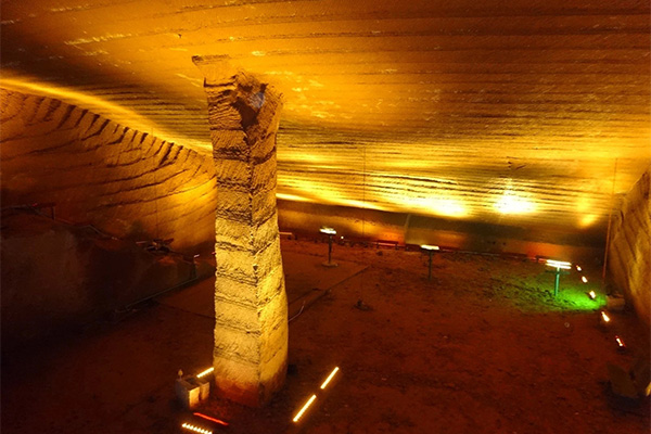 央视搜索_双鸭山市岭东酒店叫小姐多少钱〖加