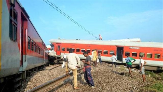 印度一列车出轨 系10天内第四起火车出轨事故