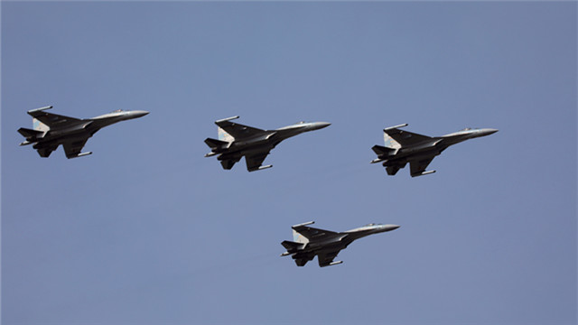 中国空军苏-35战机飞赴南海战斗巡航