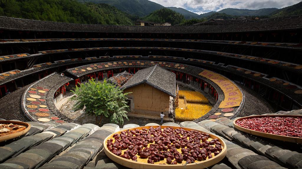 Fujian tulou showcases China's largest circular autumn drying display