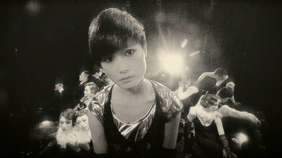 李宇春《Hello Baby》MV 默片形式主打复古风