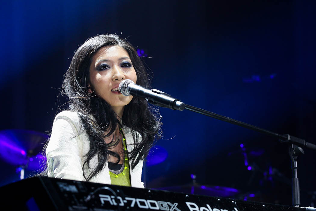 2013曲婉婷广州开唱 我的歌声里共度新年