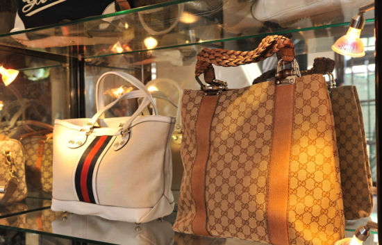 报告显示中国消费者买下全球25%奢侈品_经济_央视网