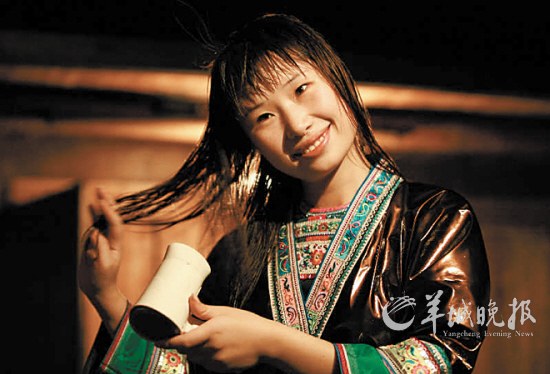 不懂用电吹风易伤<em>头发</em> 梳头别用尼龙<em>梳</em>(图)_新