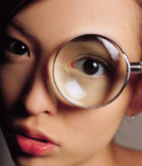 化妆护肤不当脸上会长斑 彩妆引起色素沉着