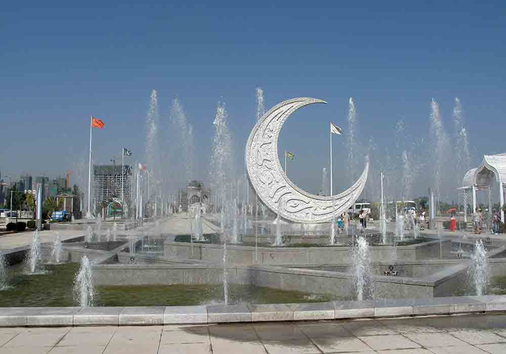 银川市阅海湾中央商务区正在建设中的“中阿之轴”