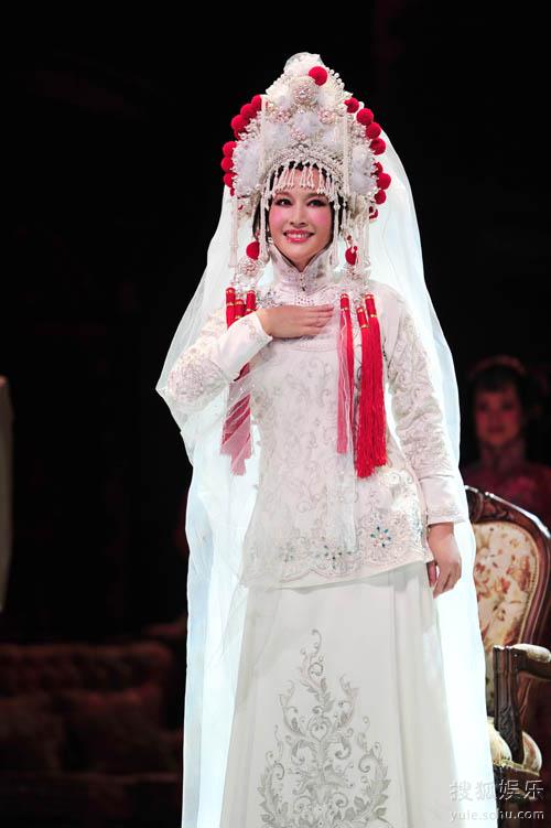 刘晓庆成就传奇《风华绝代》 事业爱情双丰收