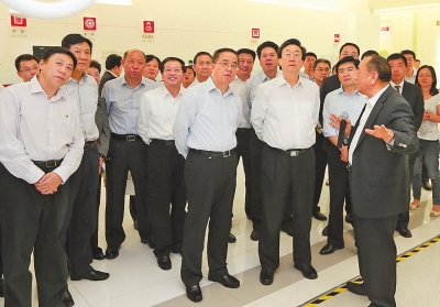 郭庚茂率河南省考察团到深圳学习考察