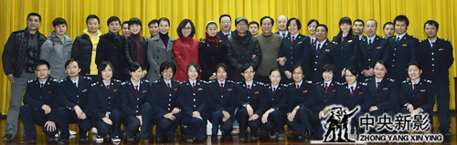演职员和参演的广西国税局税务干部合影
