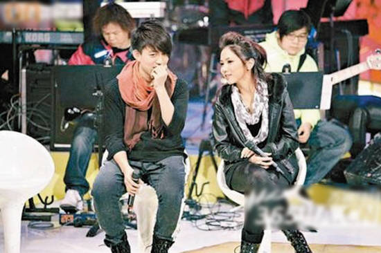 邓紫棋被曝与林宥嘉分手 网友疑为救市_综艺