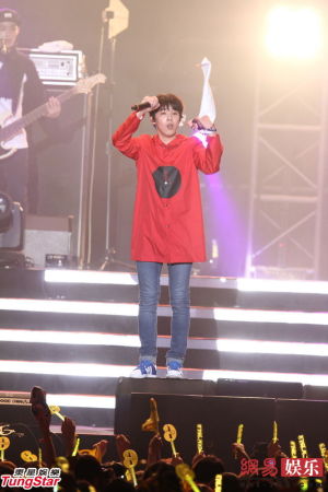 FTISLAND第五度台湾开唱 主唱李洪基自嘲变胖