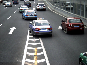 海沧大桥仙岳路违章频发 110呼吁车主勿贪方便