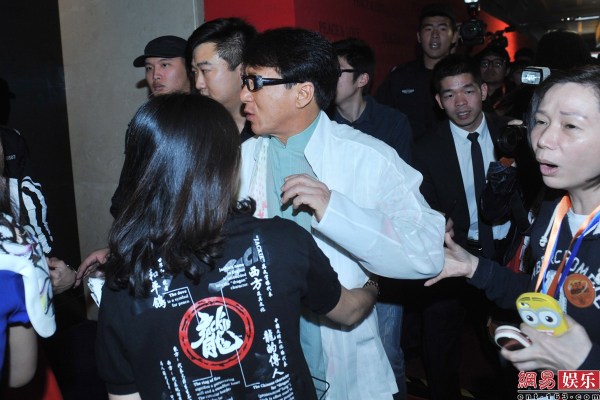 成龙邀请赵本山到香港开二人转舞台_综艺_央