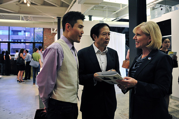 长袁熙坤(中)与美国国务院下属<em>国际姐妹城市</em>联