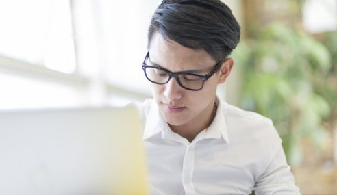 近视后不戴眼镜会加深近视吗?