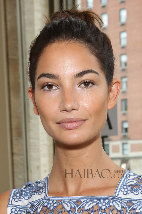 女星速成<em>道姑头发型</em> 一秒变仙气_时尚台_央视