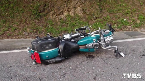 大陆游客台湾骑哈雷摩托摔死家属质疑谋杀（图）