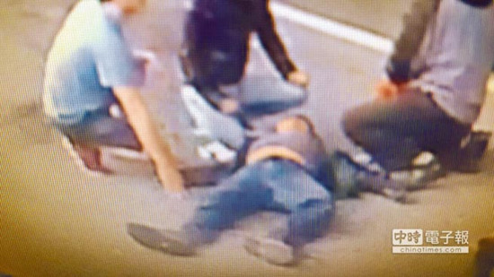 大陆游客台湾骑哈雷摩托摔死家属质疑谋杀（图）