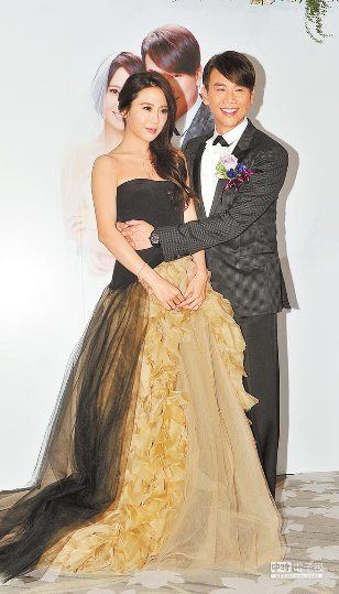 陶喆为妻子庆生大吃帝王蟹感谢对方照顾母亲（图）