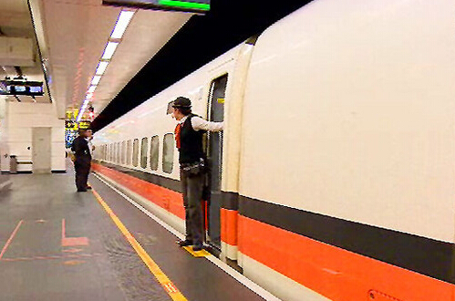 高铁恐将在明年春天宣告破产。(台媒图)