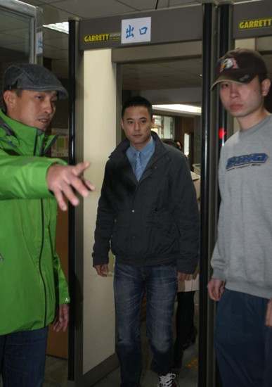 蒋介石曾孙恐吓学校被判刑6个月