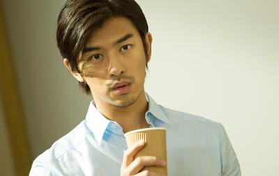 陈柏霖《重返20岁》客串副导演 为工作人员打