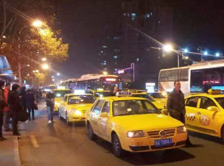 交通、公安等部门已介入处理