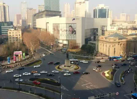 1月8日，由于南京部分出租车怠工停运，市区道路不如平时繁忙。