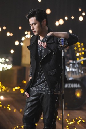 周杰伦拍《听爸爸的话》MV 携手杜哥跨行执导