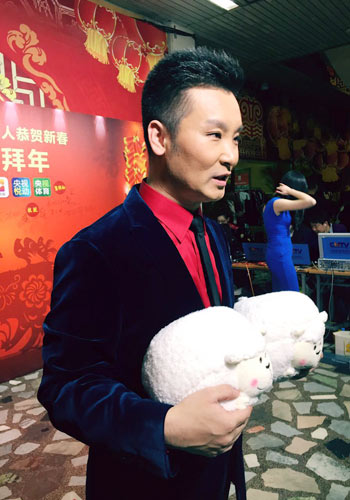 刘和刚,今年《拉着妈妈的手》来到了春晚,想用