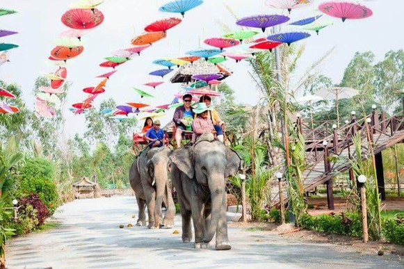 Pattaya“清迈小镇”遇中国春节假期 受国内游客热捧