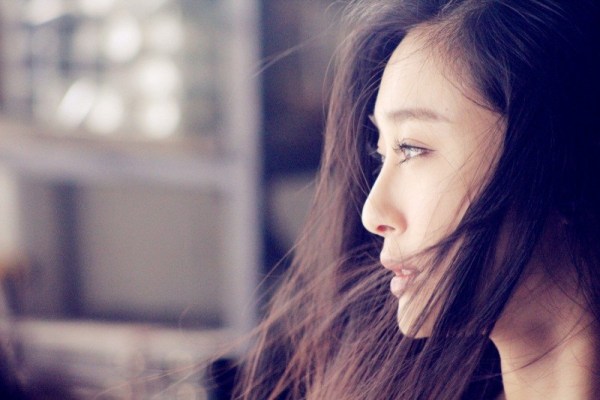 陈冰首次触电MV 牵手与游鸿明 出演女主角_综