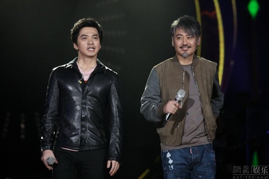 吴秀波担任李健帮唱歌手 自称也是歌手_综艺_