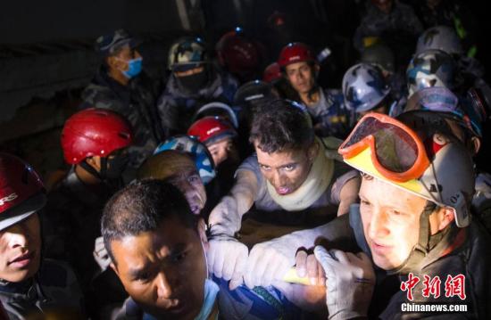 媒:尼泊尔伤亡远低预测 不排除发生更大地震_