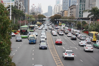 来来往往的汽车图片